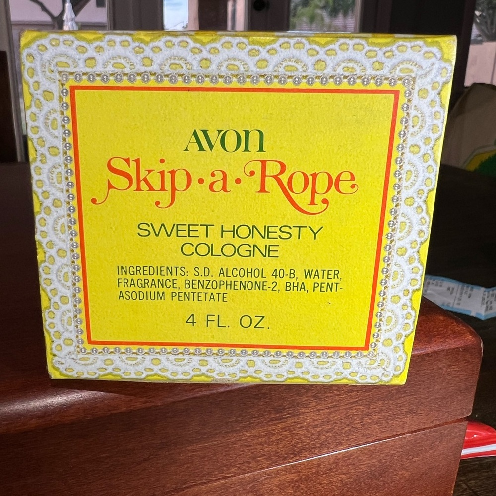 Vintage Avon Yellow Swinging Girl Figurine
“ Skip a Rope “ Perfume Bottle - Picture 3 of 9